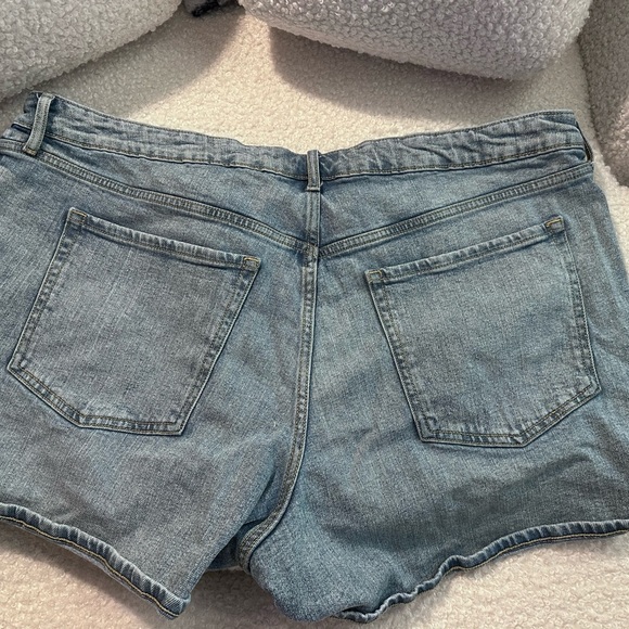 Plus Size 22 Old Navy Denim Distressed Women Shorts - Picture 5 of 8